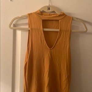 Mustard top